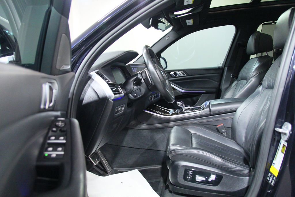 Used 2020 BMW X5 M50i w/ Premium Package AWD/4WD image 4