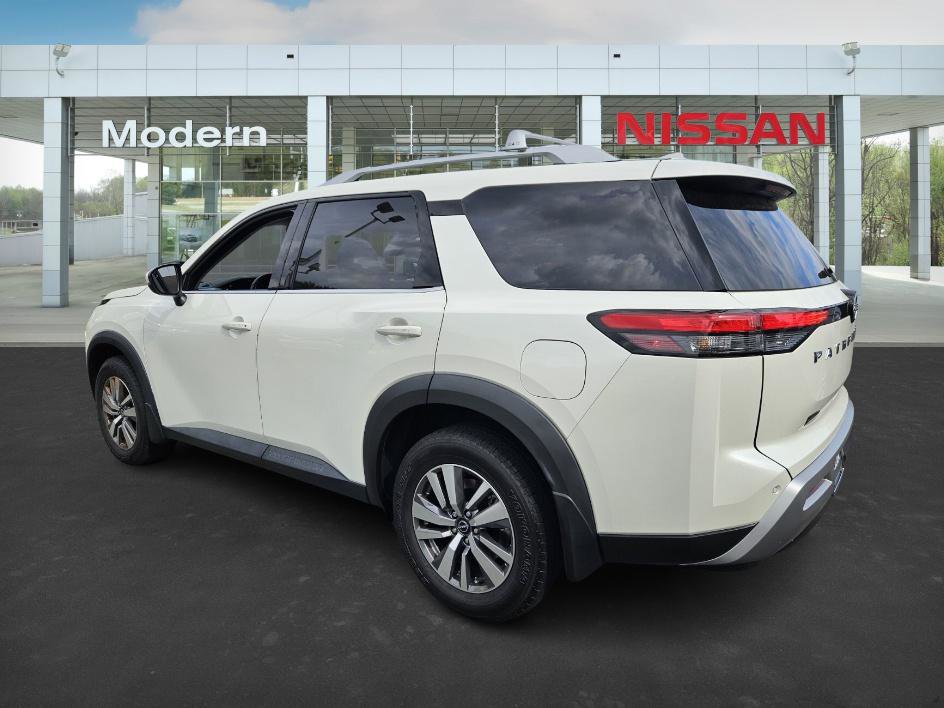 Certified 2023 Nissan Pathfinder SL image 5
