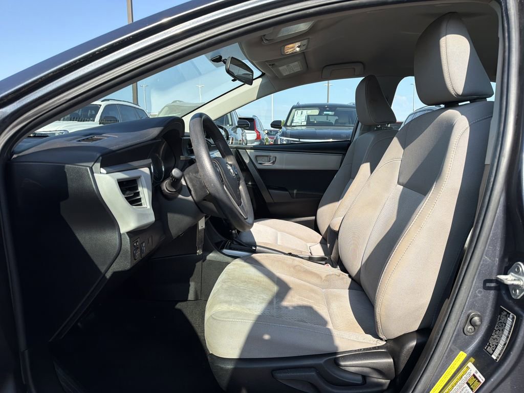 Used 2016 Toyota Corolla LE FWD image 11