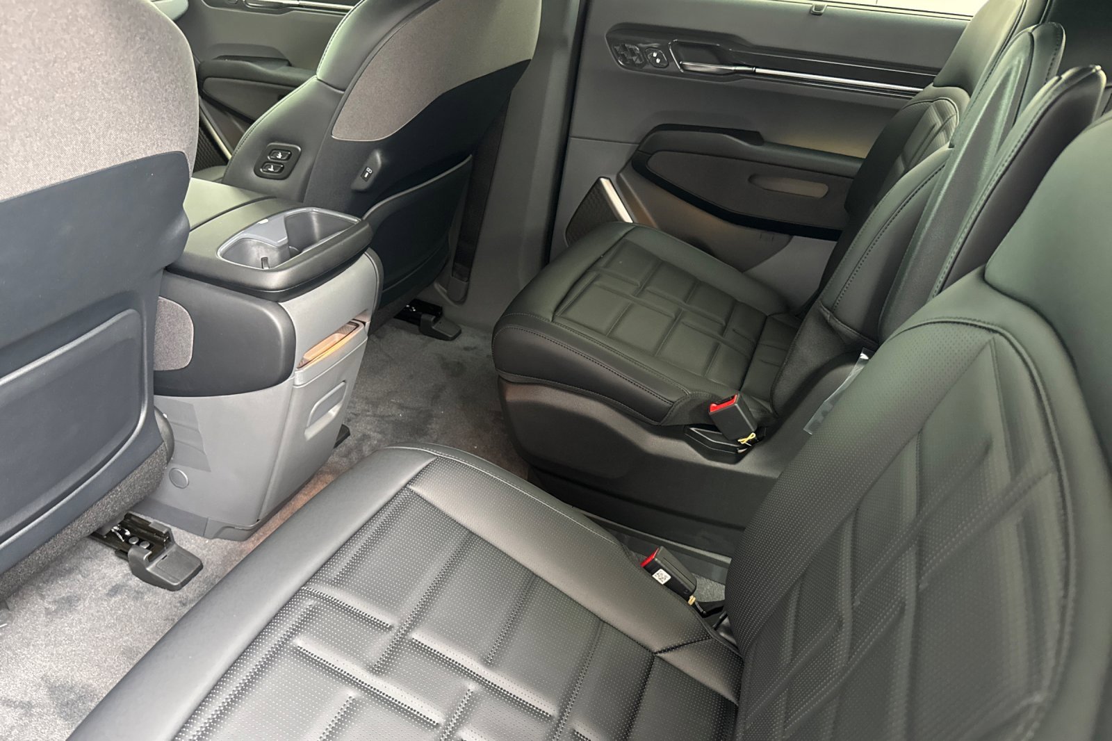New 2026 Kia EV9 Land w/ Nightfall Edition Package image 8
