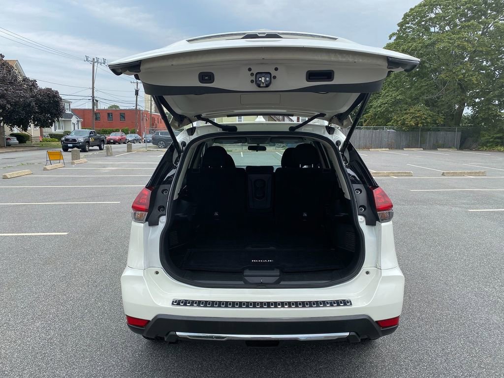 Used 2018 Nissan Rogue SV w/ Premium Package image 25