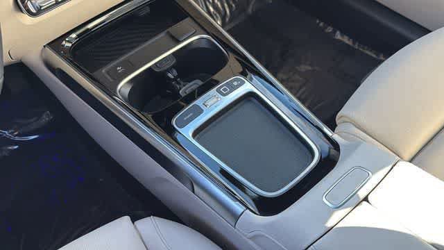 Certified 2025 Mercedes-Benz GLB 250 4MATIC image 21