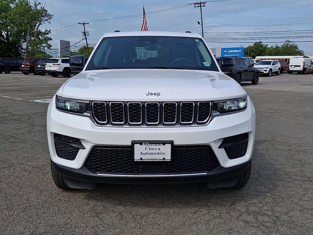 Used 2023 Jeep Grand Cherokee Laredo X AWD/4WD image 5