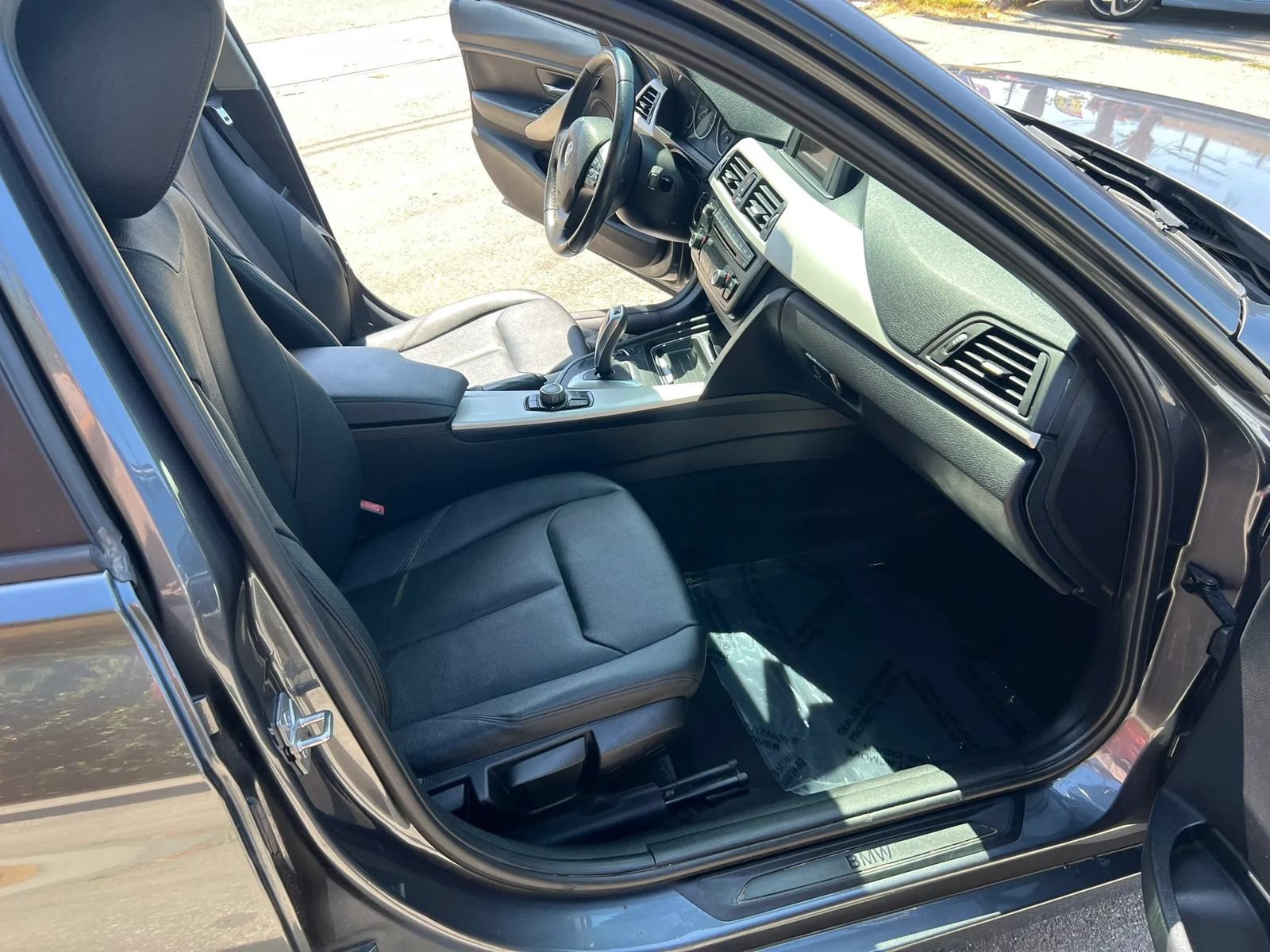 Used 2014 BMW 320i Sedan RWD image 9
