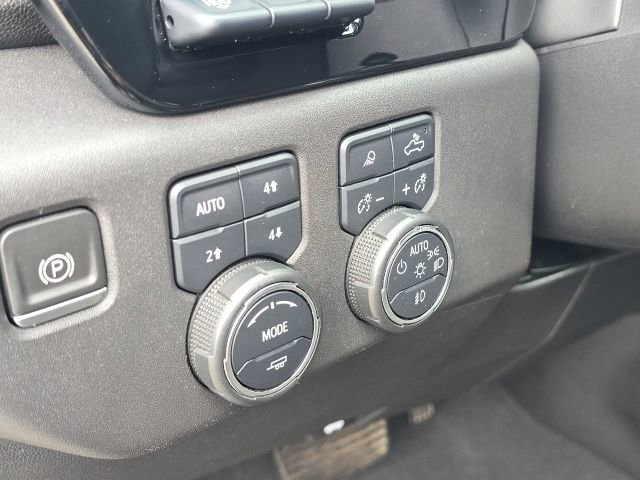Used 2022 Chevrolet Silverado 1500 ZR2 w/ Technology Package AWD/4WD image 28