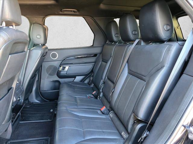 Used 2020 Land Rover Discovery SE AWD/4WD image 17