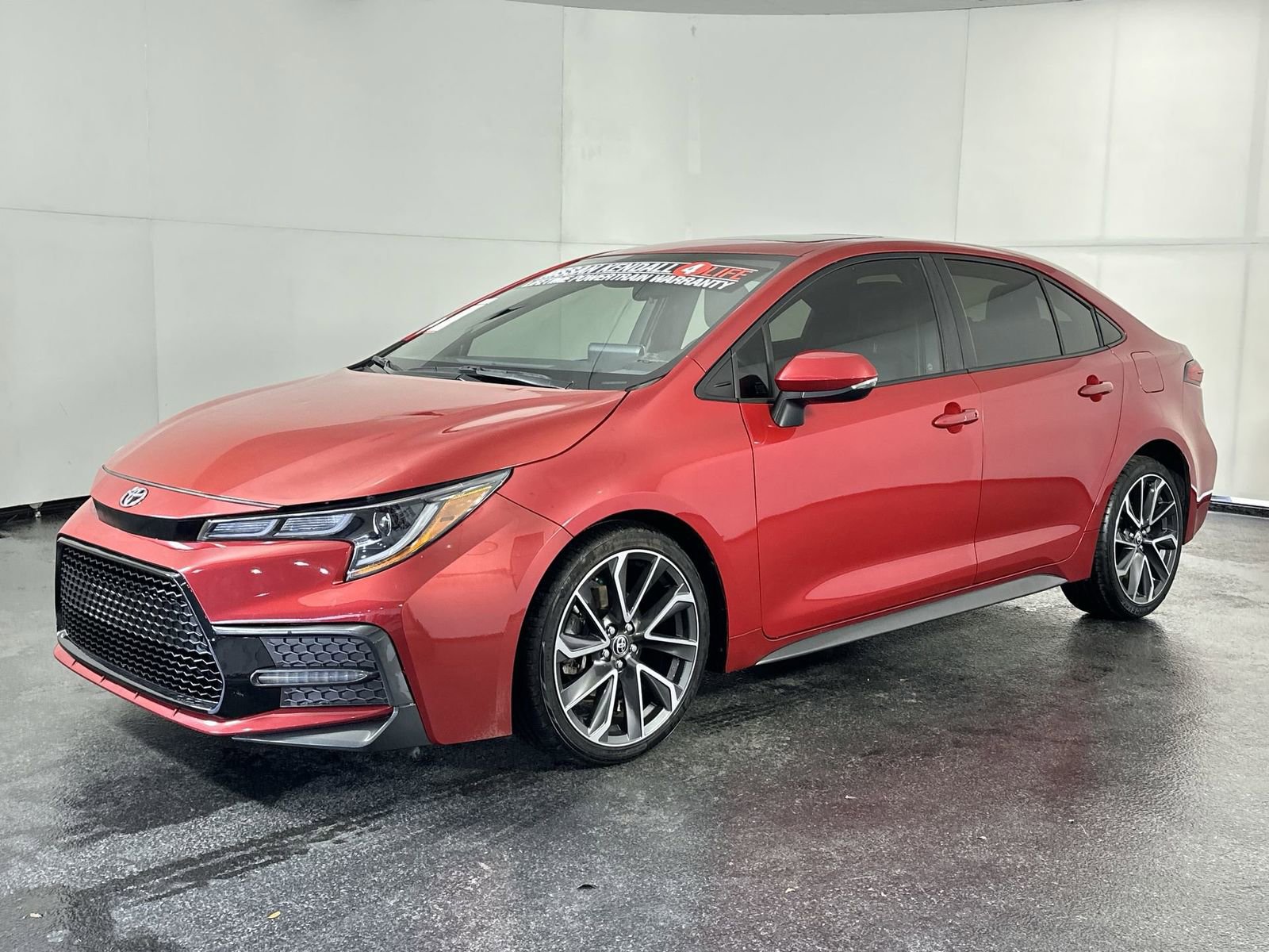 Used 2021 Toyota Corolla XSE image 4