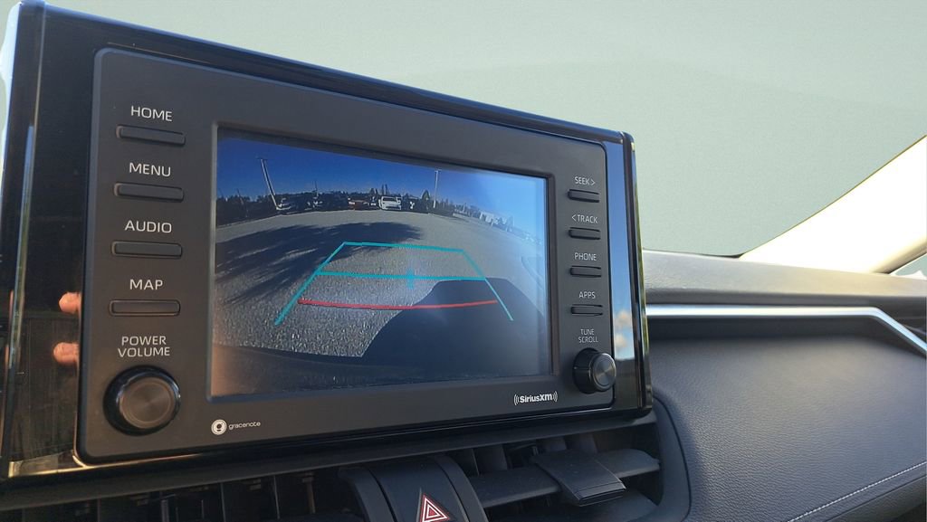 Used 2021 Toyota RAV4 LE image 21