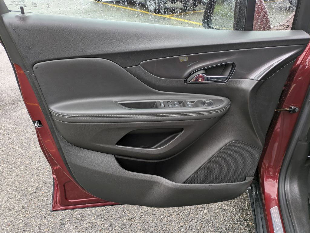 Certified 2022 Buick Encore Preferred w/ Safety Package image 9