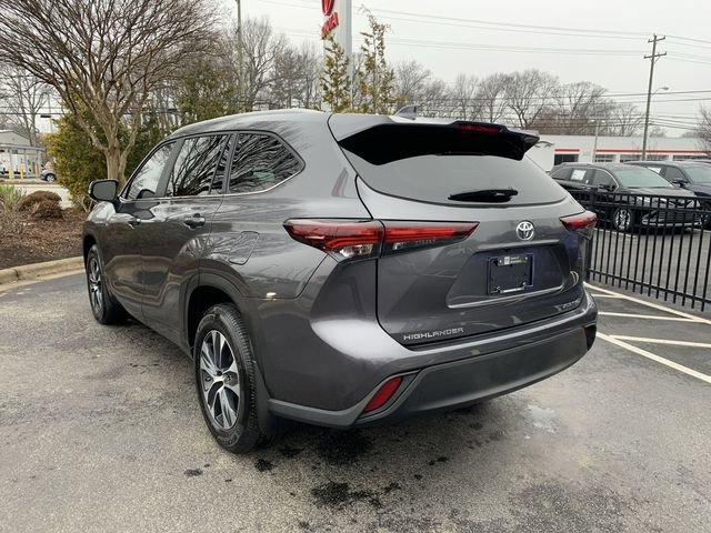 Certified 2024 Toyota Highlander XLE image 6