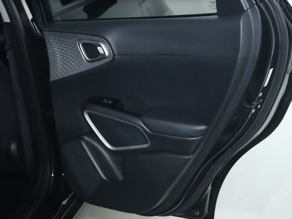 Used 2022 Kia Soul LX w/ Technology Package image 32