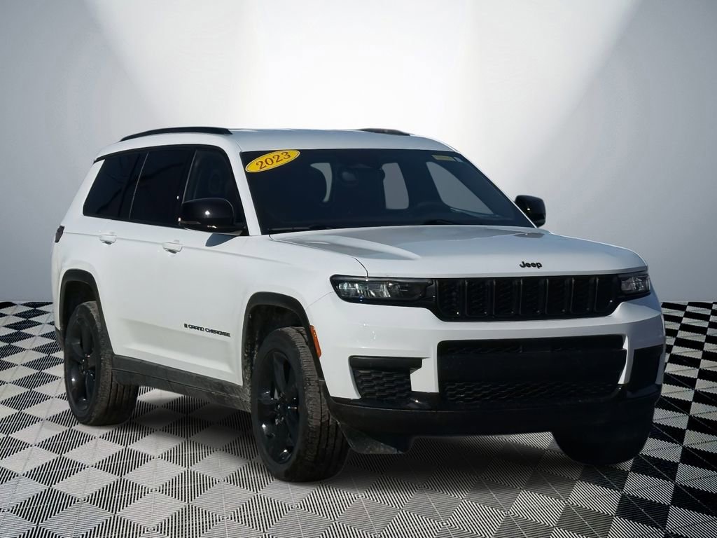 Used 2023 Jeep Grand Cherokee L Laredo image 4