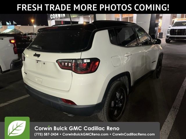 Used 2018 Jeep Compass Latitude image 2