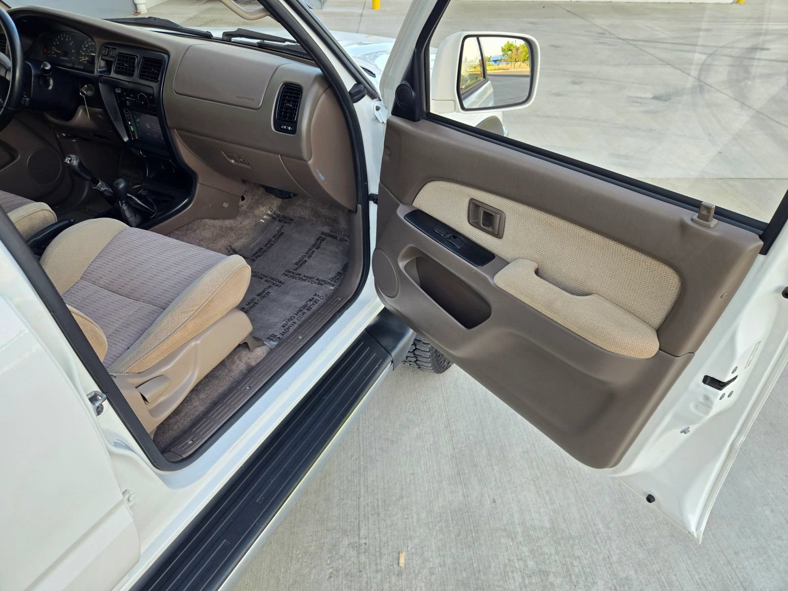 Used 1998 Toyota 4Runner SR5 AWD/4WD image 18