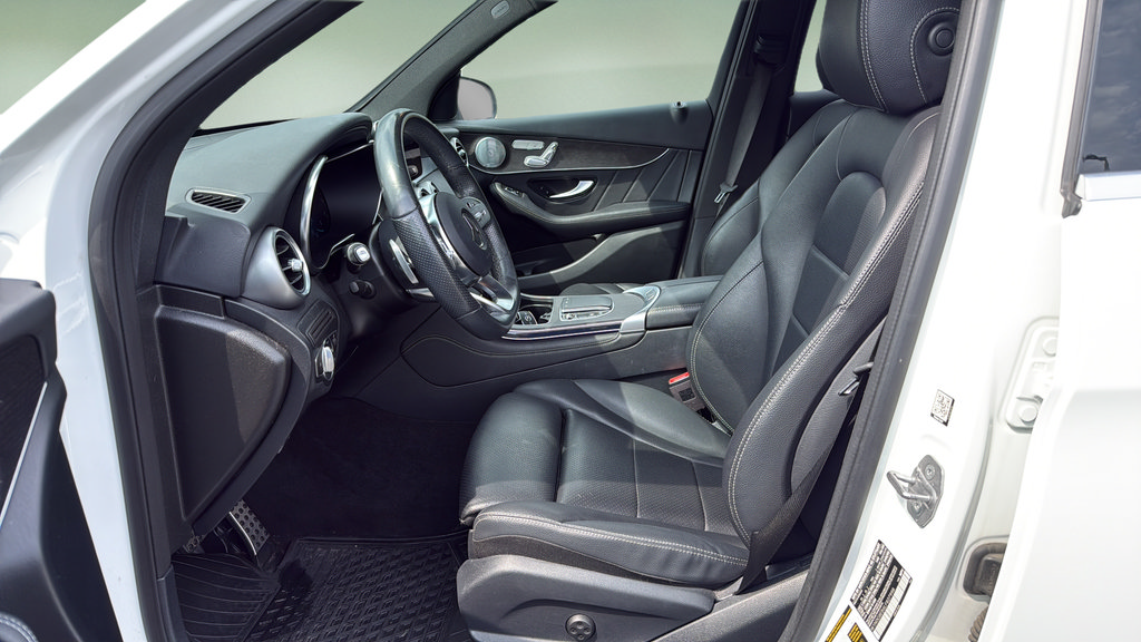 Used 2020 Mercedes-Benz GLC 300 4MATIC image 18