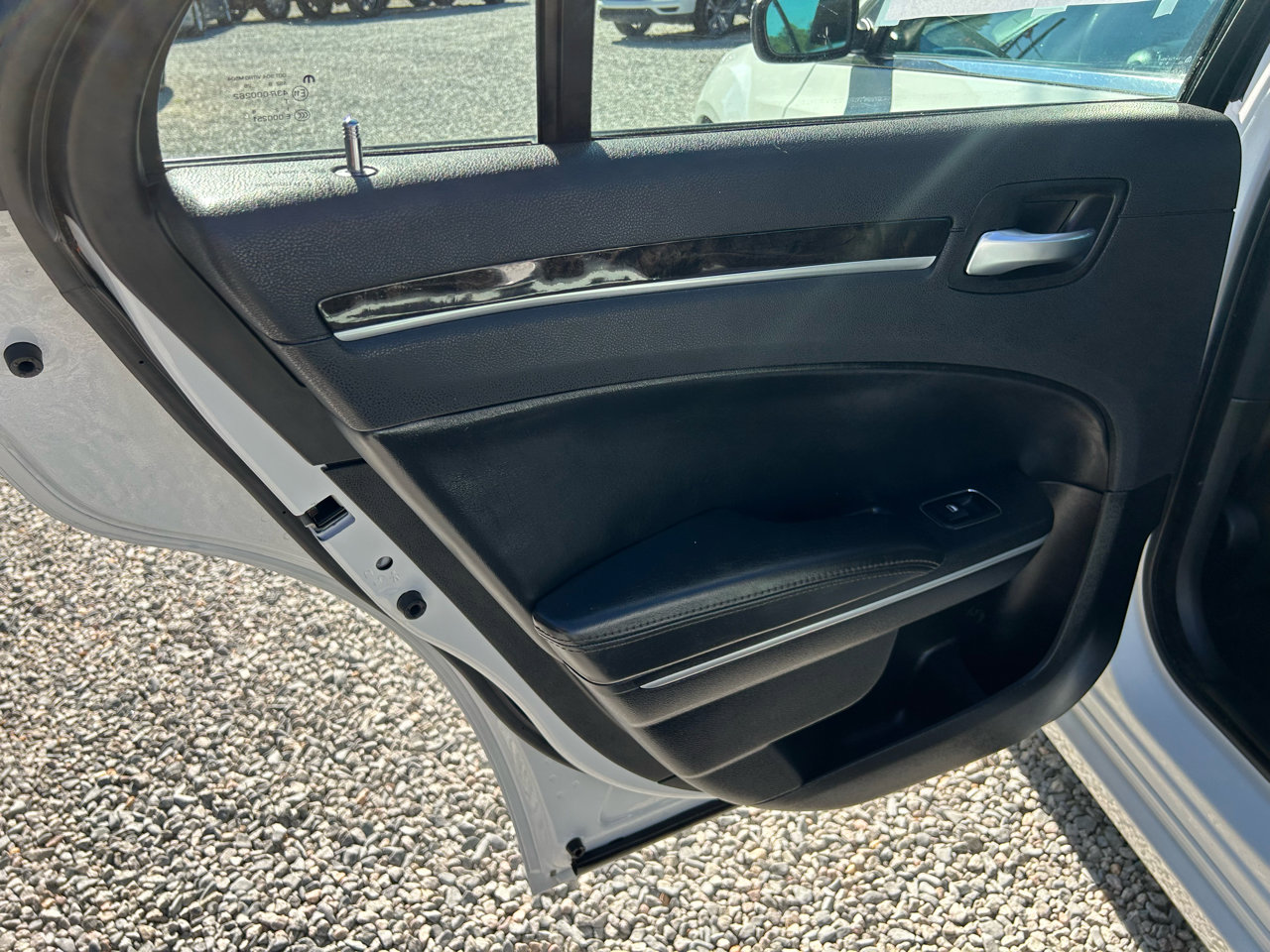 Used 2019 Chrysler 300 Limited image 12