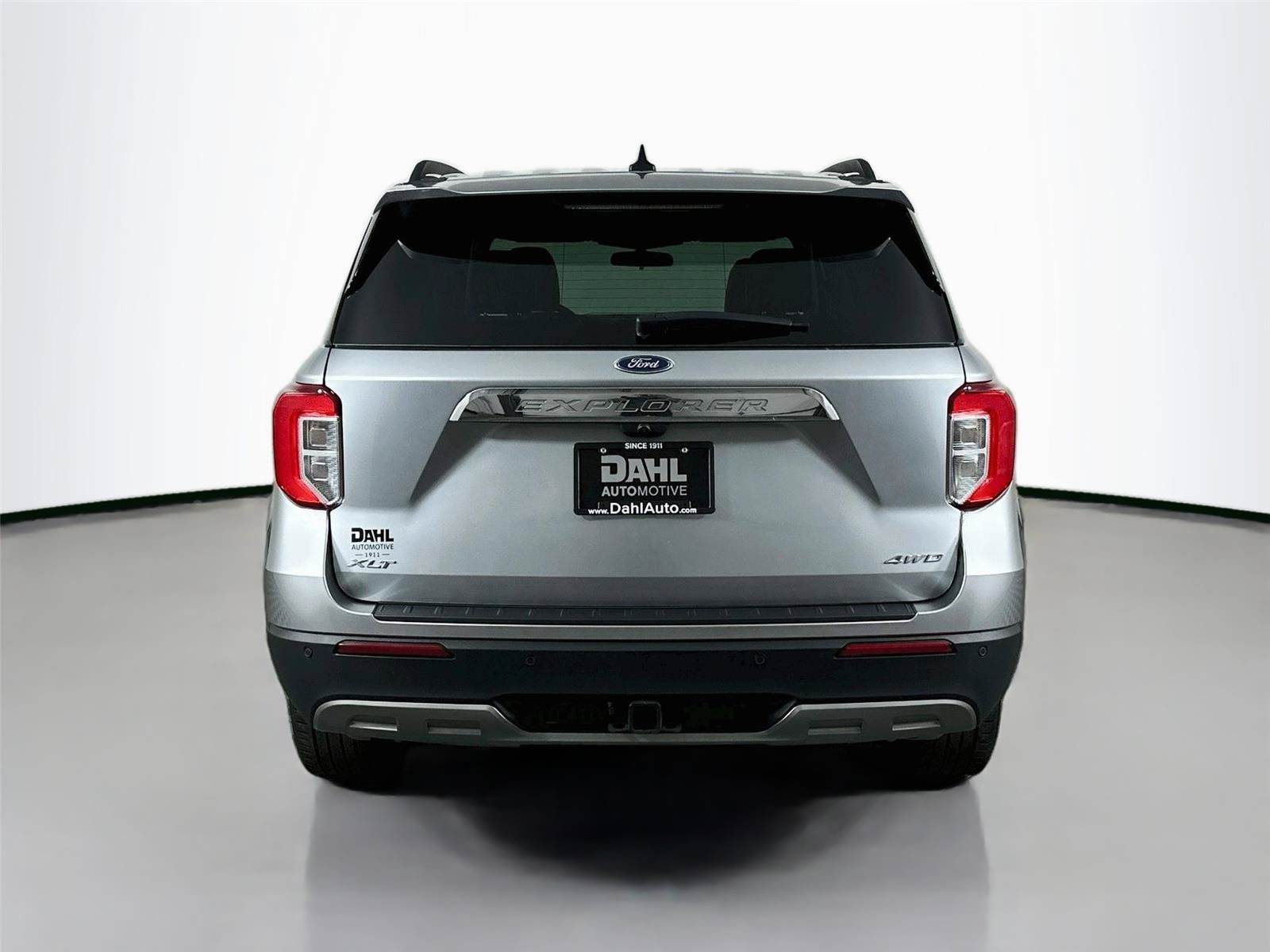 Used 2024 Ford Explorer XLT w/ Equipment Group 202A AWD/4WD image 12