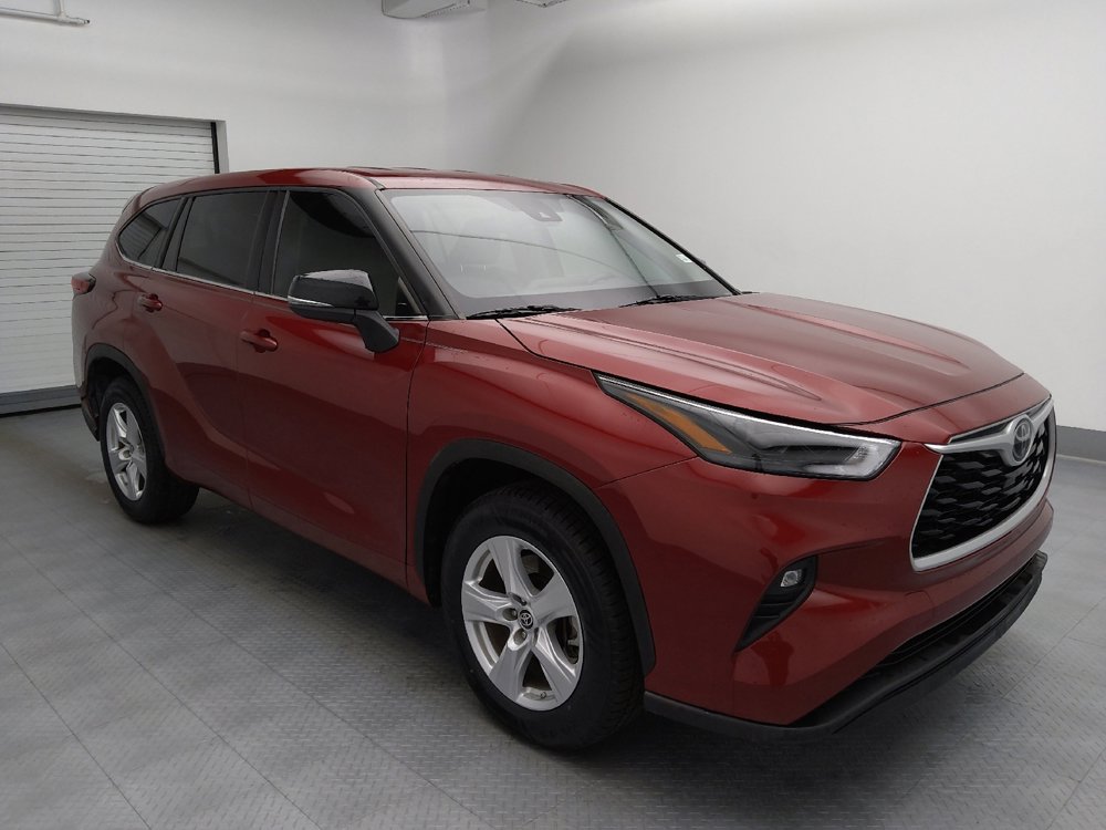 Used 2022 Toyota Highlander LE image 11