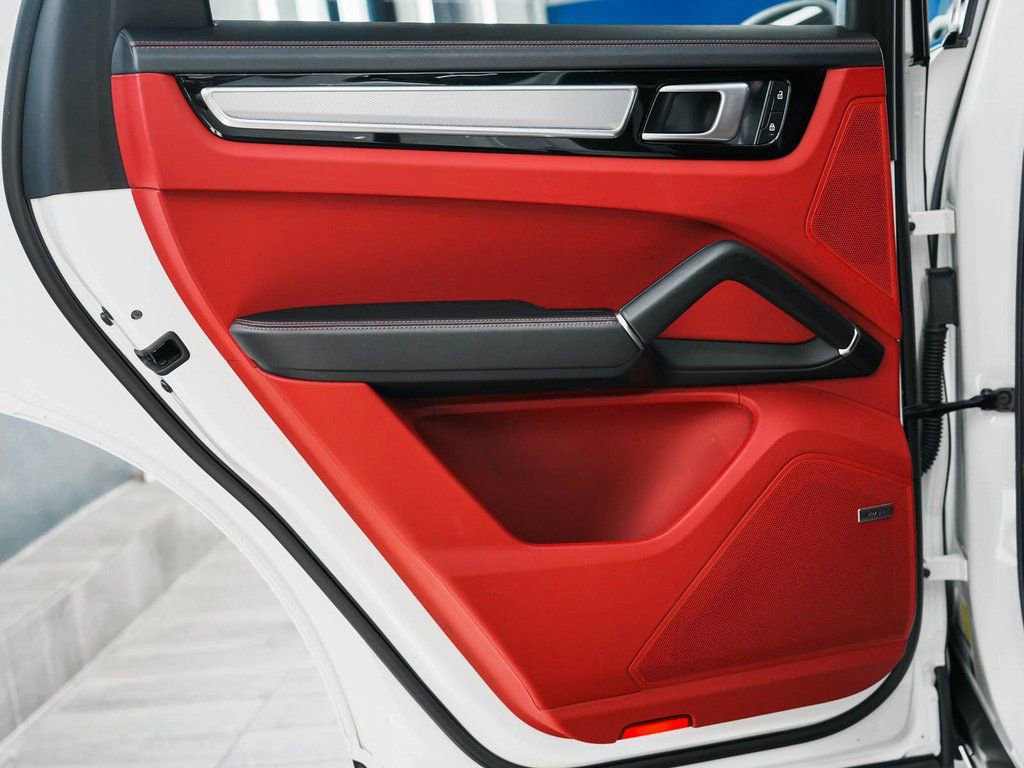 Used 2023 Porsche Cayenne image 14