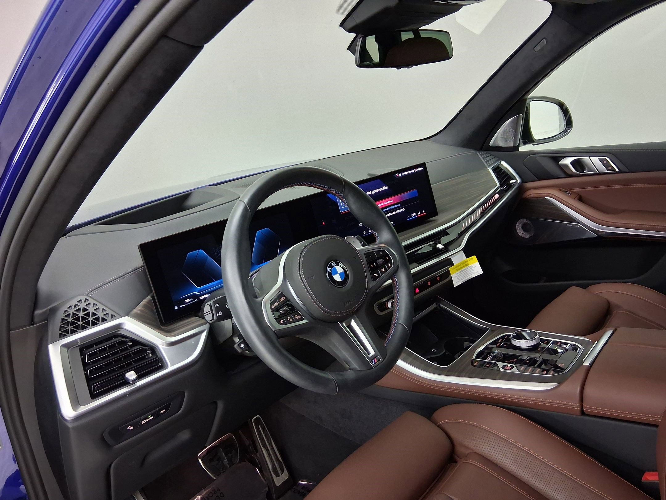 Used 2025 BMW X5 M60i image 2