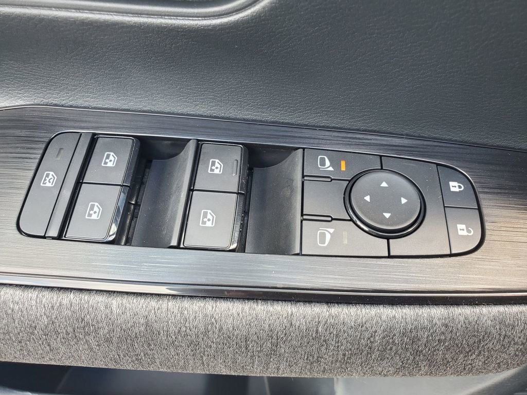 New 2025 Nissan Kicks SV w/ Charging Package image 20