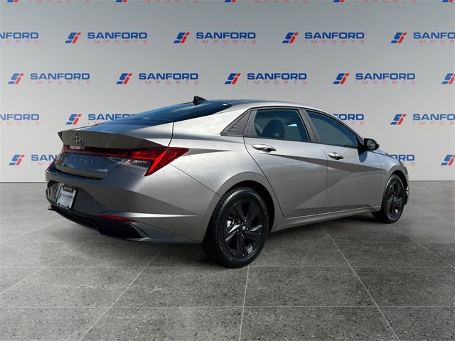 Used 2023 Hyundai Elantra Blue w/ Preferred Accessory Package image 5