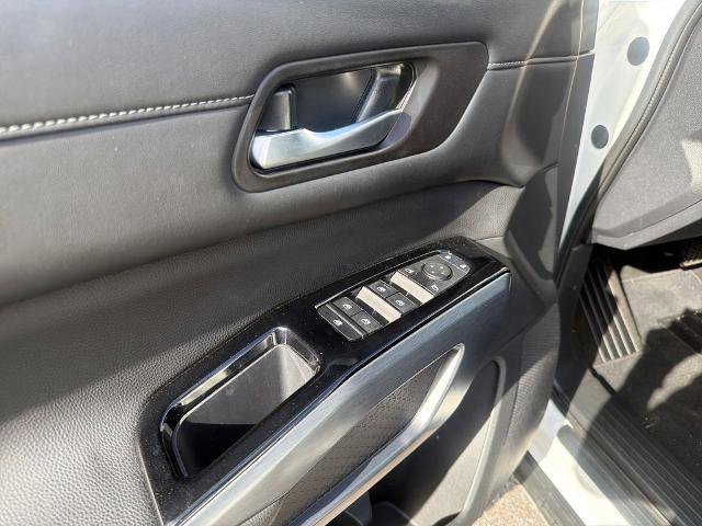 Certified 2024 Nissan Pathfinder SL w/ SL Premium Package image 17