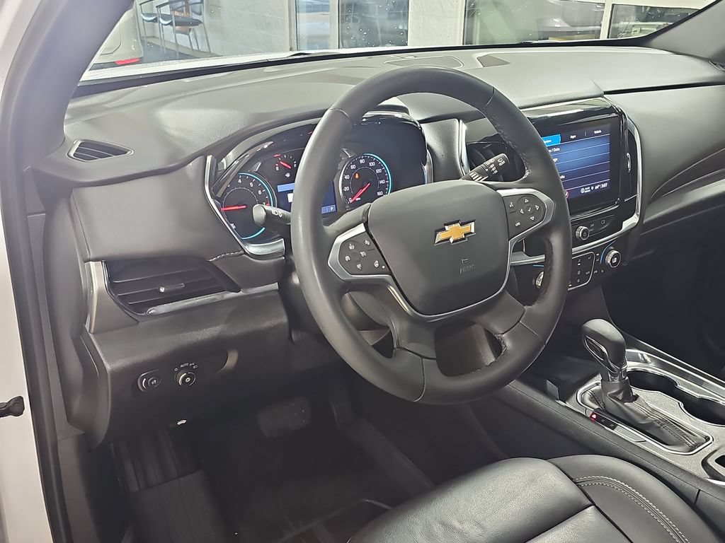 Used 2023 Chevrolet Traverse LT w/ LT Premium Package AWD/4WD image 22