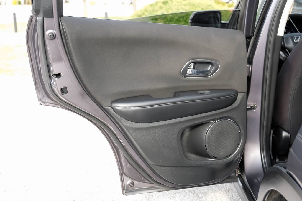 Used 2018 Honda HR-V EX image 49