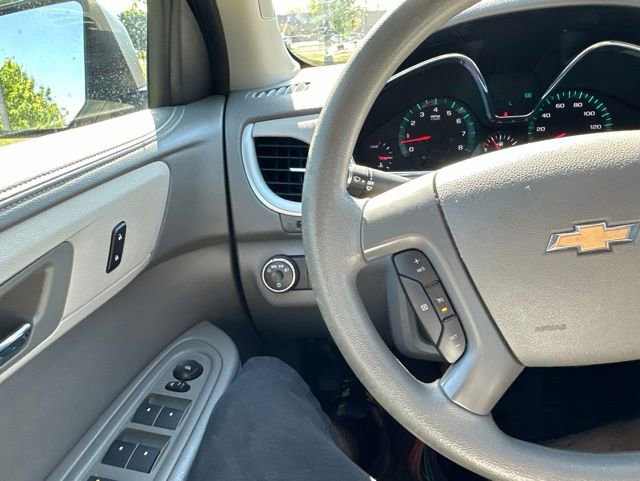 Used 2015 Chevrolet Traverse LS FWD image 34