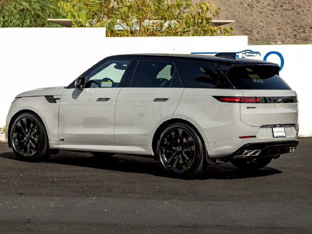 New 2026 Land Rover Range Rover Sport Dynamic SE AWD/4WD image 9