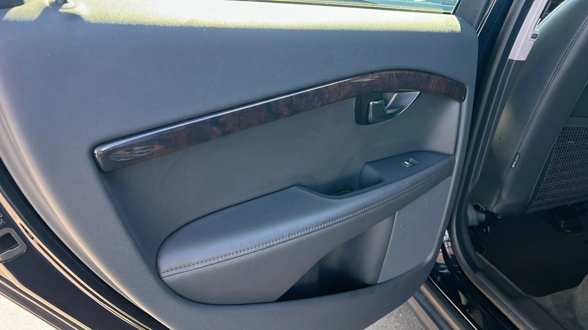 Used 2016 Volvo XC70 T5 Premier w/ Proximity Package AWD/4WD image 31