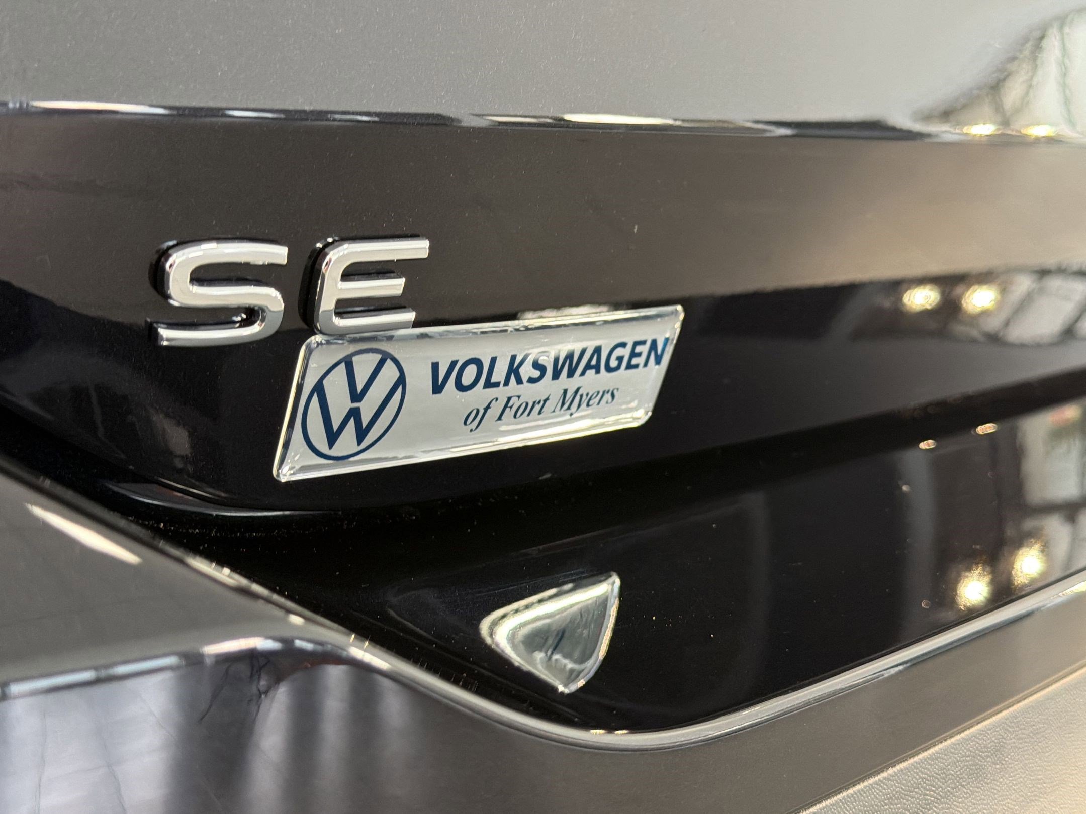 New 2026 Volkswagen Tiguan SE FWD image 33