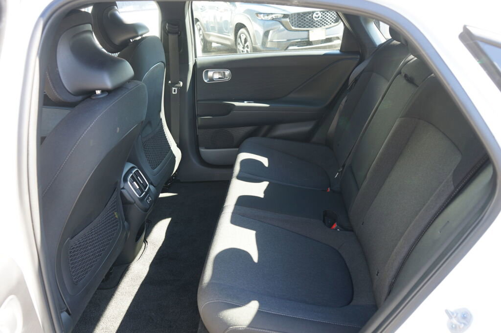 Certified 2024 Hyundai Ioniq 6 SE RWD image 18