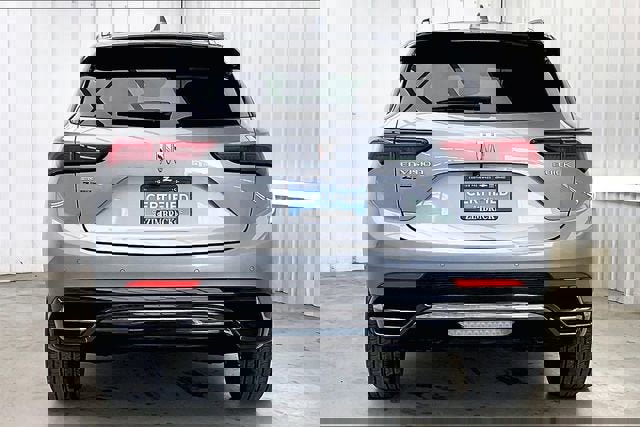 Used 2025 Buick Envision Sport Touring image 4