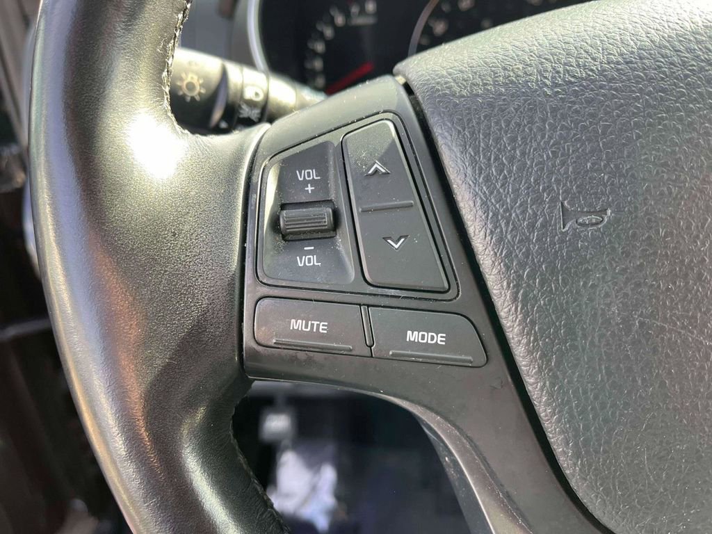 Used 2015 Kia Sorento SX image 23