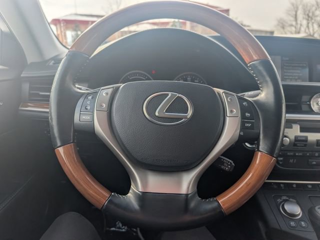 Used 2013 Lexus ES 300h w/ Luxury Pkg FWD image 10