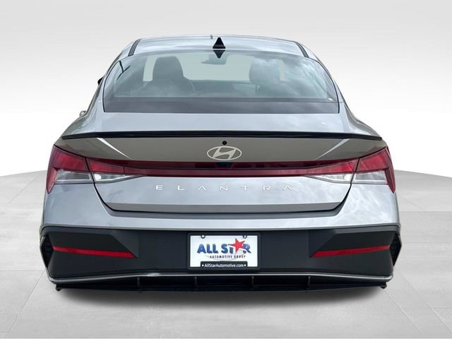 Certified 2025 Hyundai Elantra Sport FWD image 8