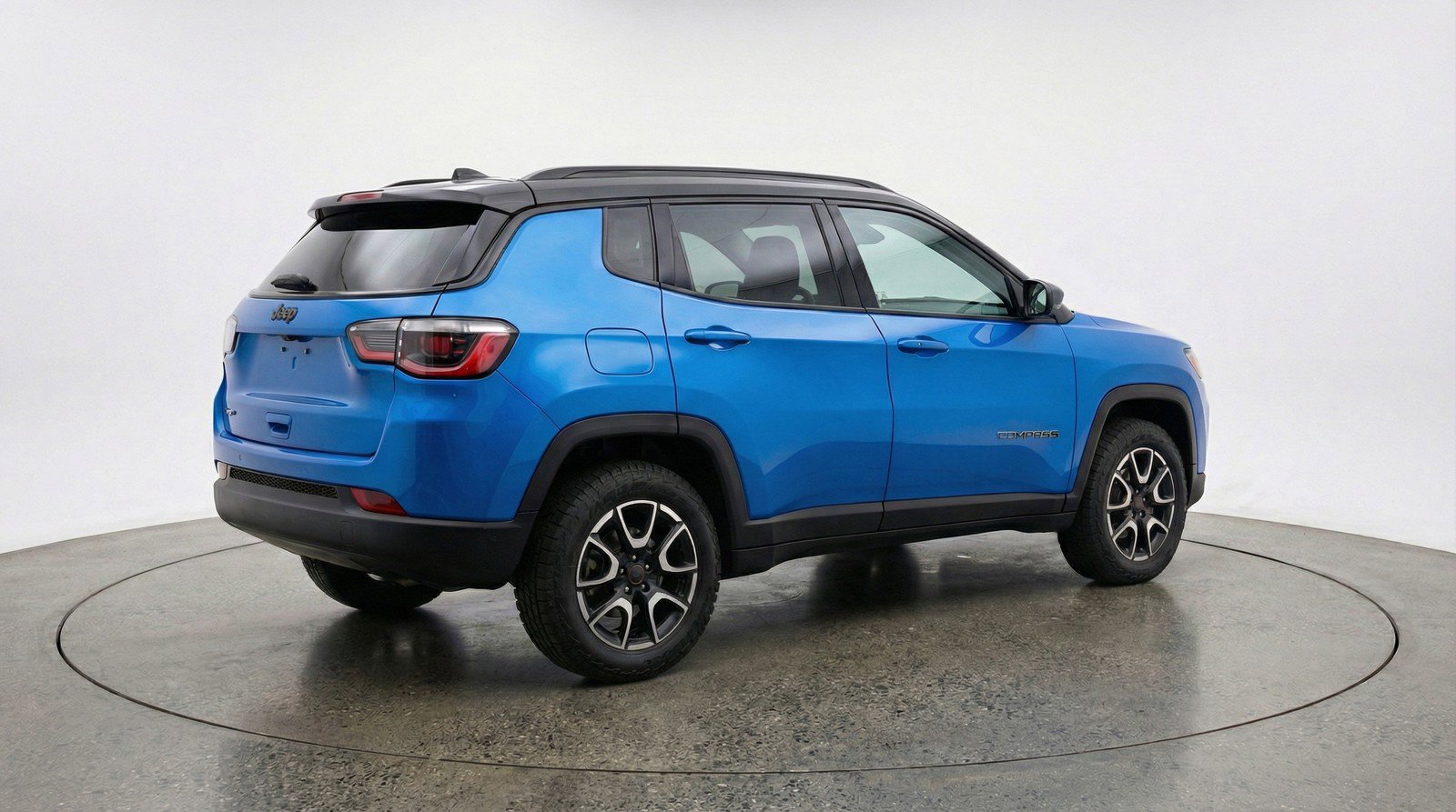 Used 2025 Jeep Compass Trailhawk AWD/4WD image 9