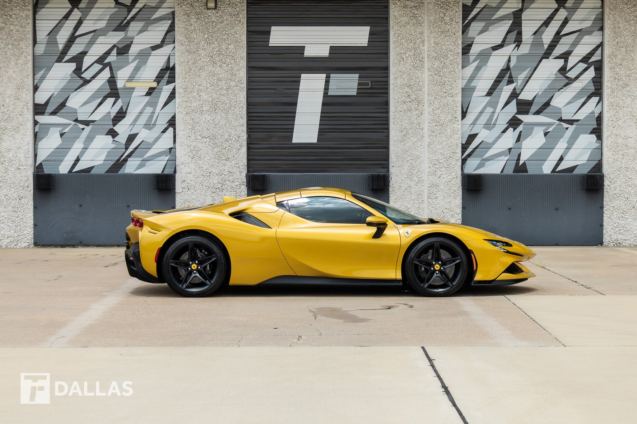 Used 2023 Ferrari SF90 Spider AWD/4WD image 17