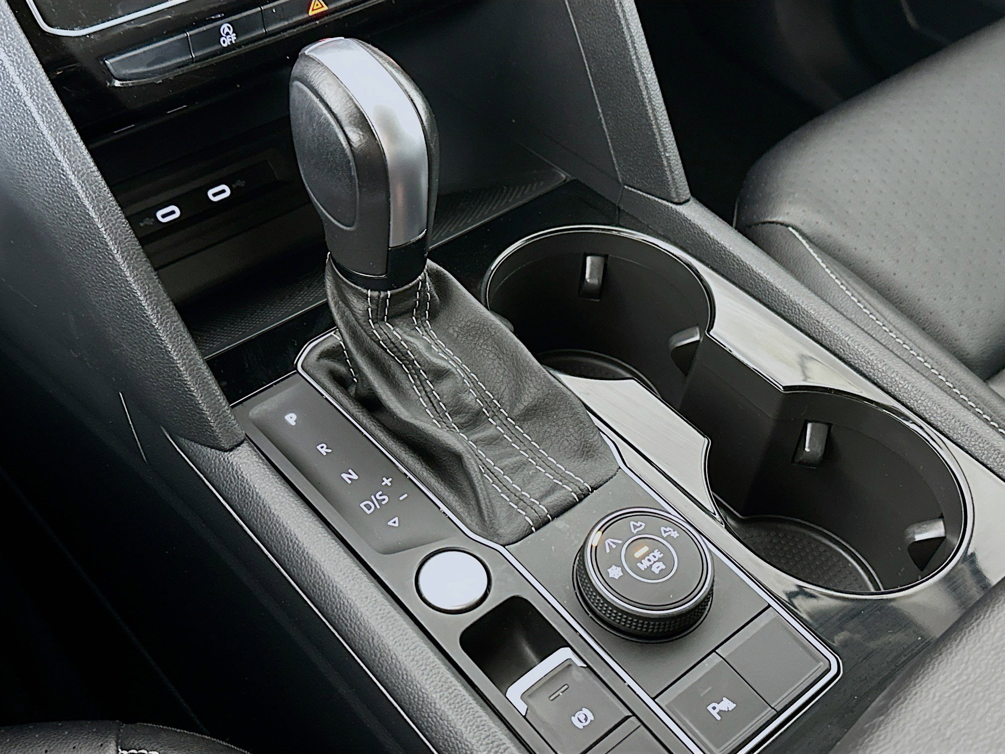 Used 2022 Volkswagen Atlas SE image 16