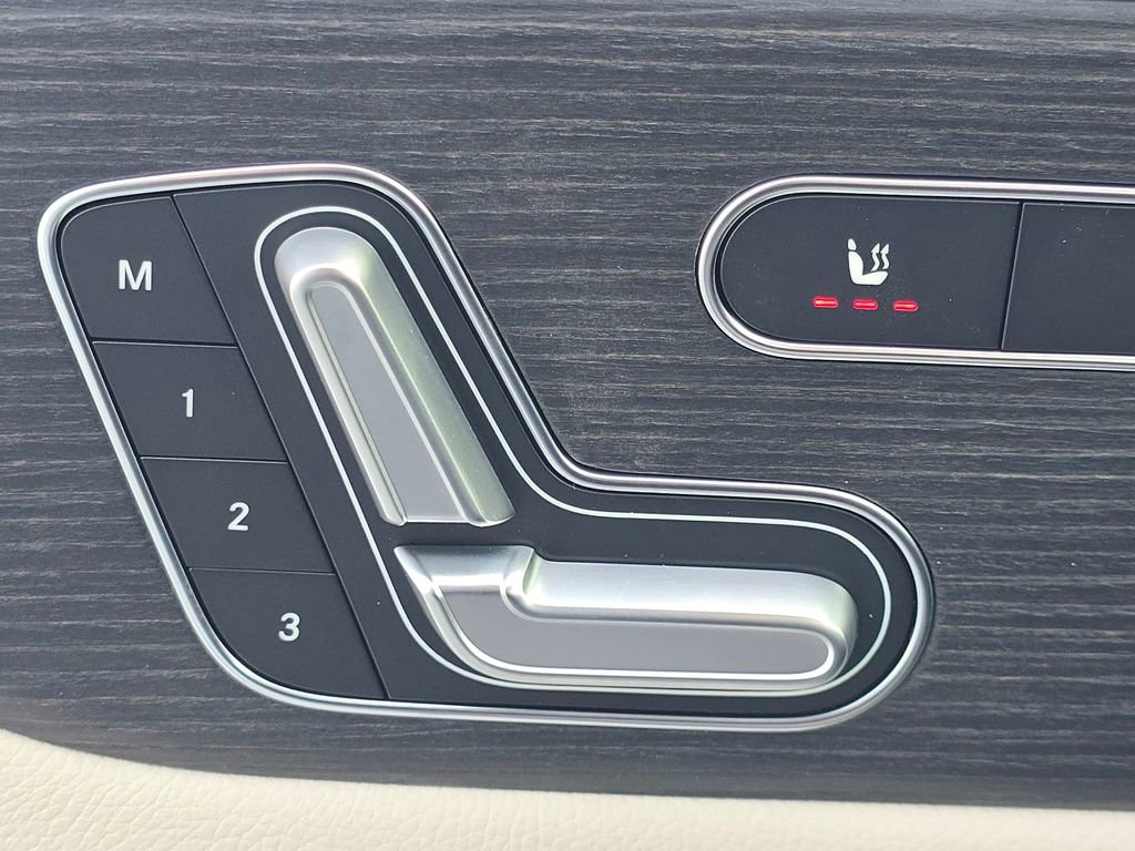 New 2026 Mercedes-Benz GLB 250 4MATIC image 6