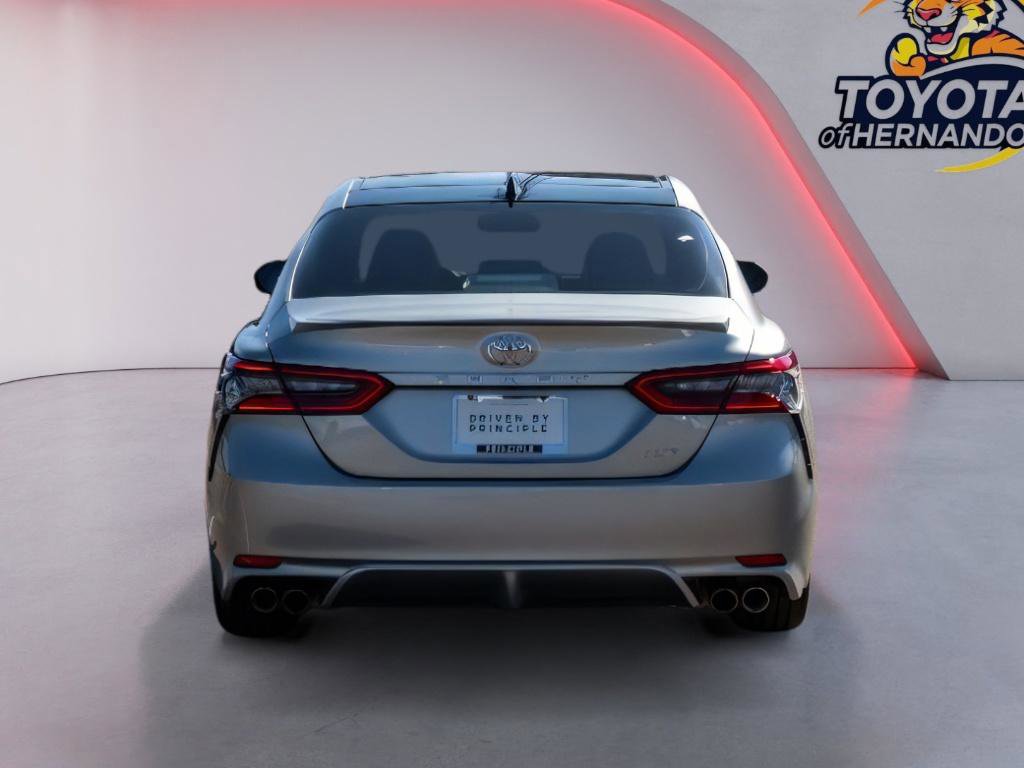 Used 2024 Toyota Camry XSE image 8