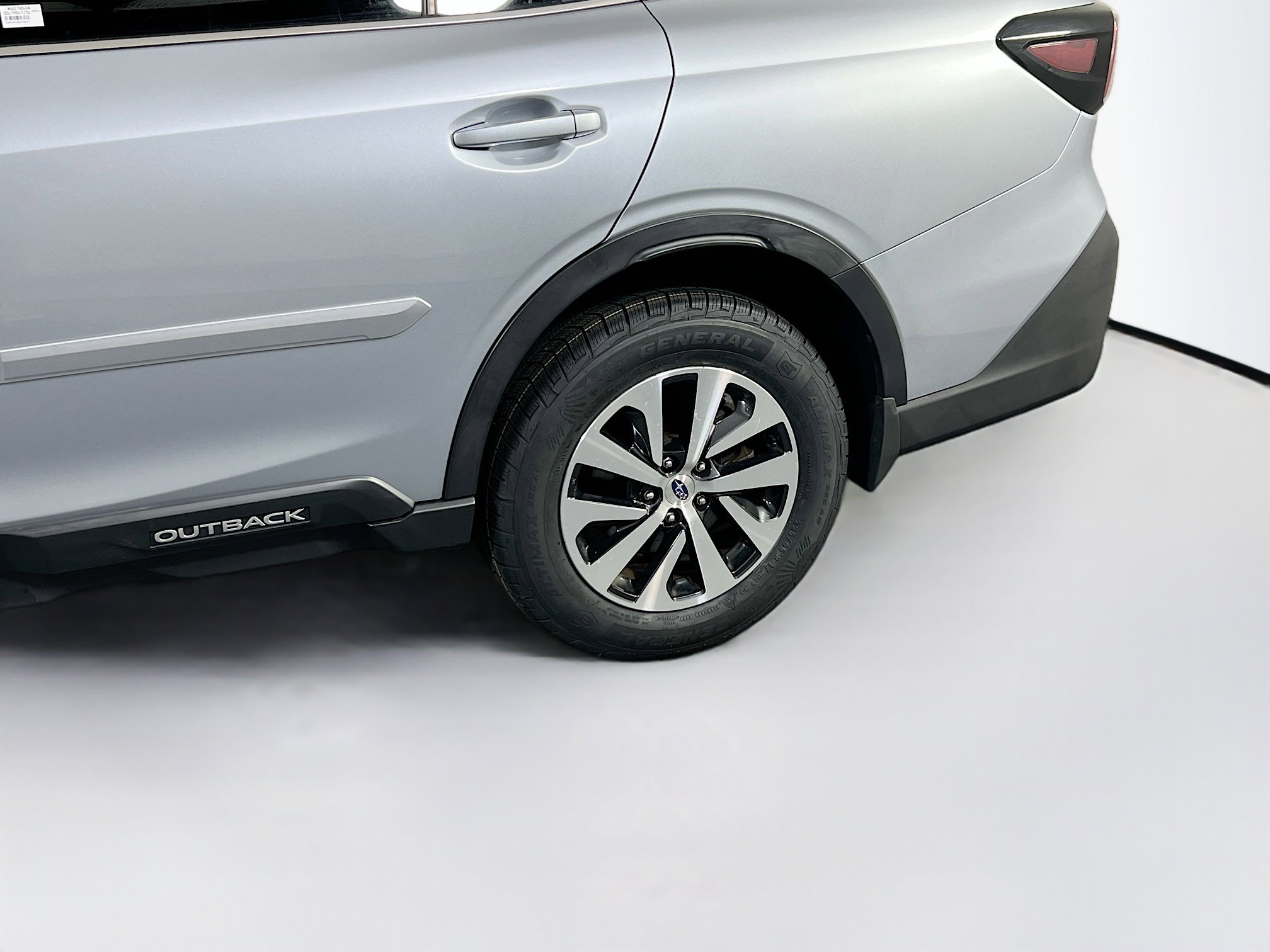 Used 2022 Subaru Outback Premium image 31