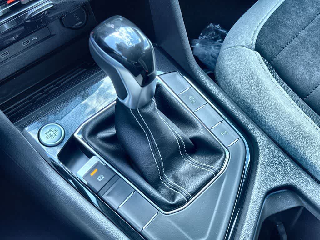New 2026 Volkswagen Taos SE FWD image 21