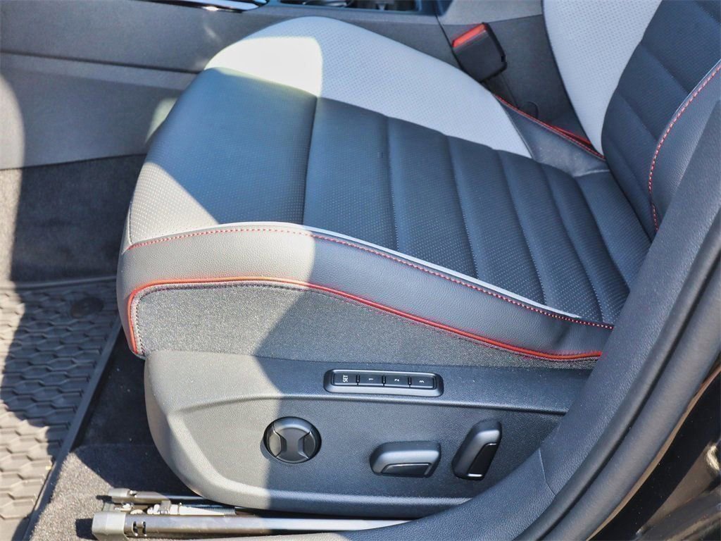 New 2025 Volkswagen GTI SE image 13