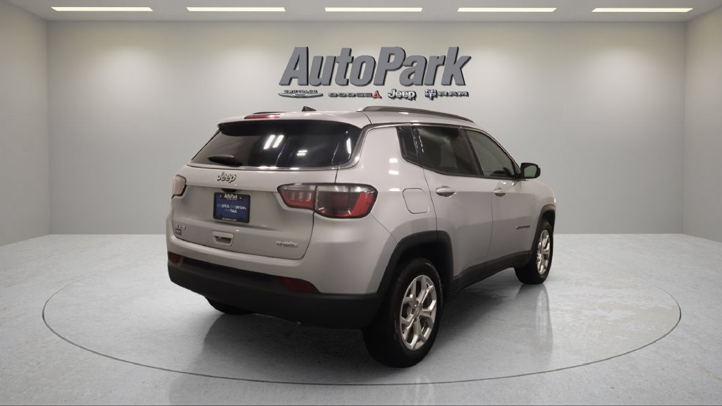 Certified 2024 Jeep Compass Latitude AWD/4WD image 7