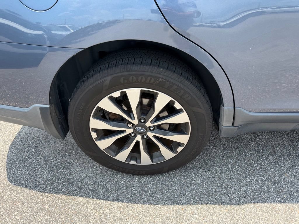 Used 2016 Subaru Outback 2.5i Limited AWD/4WD image 5