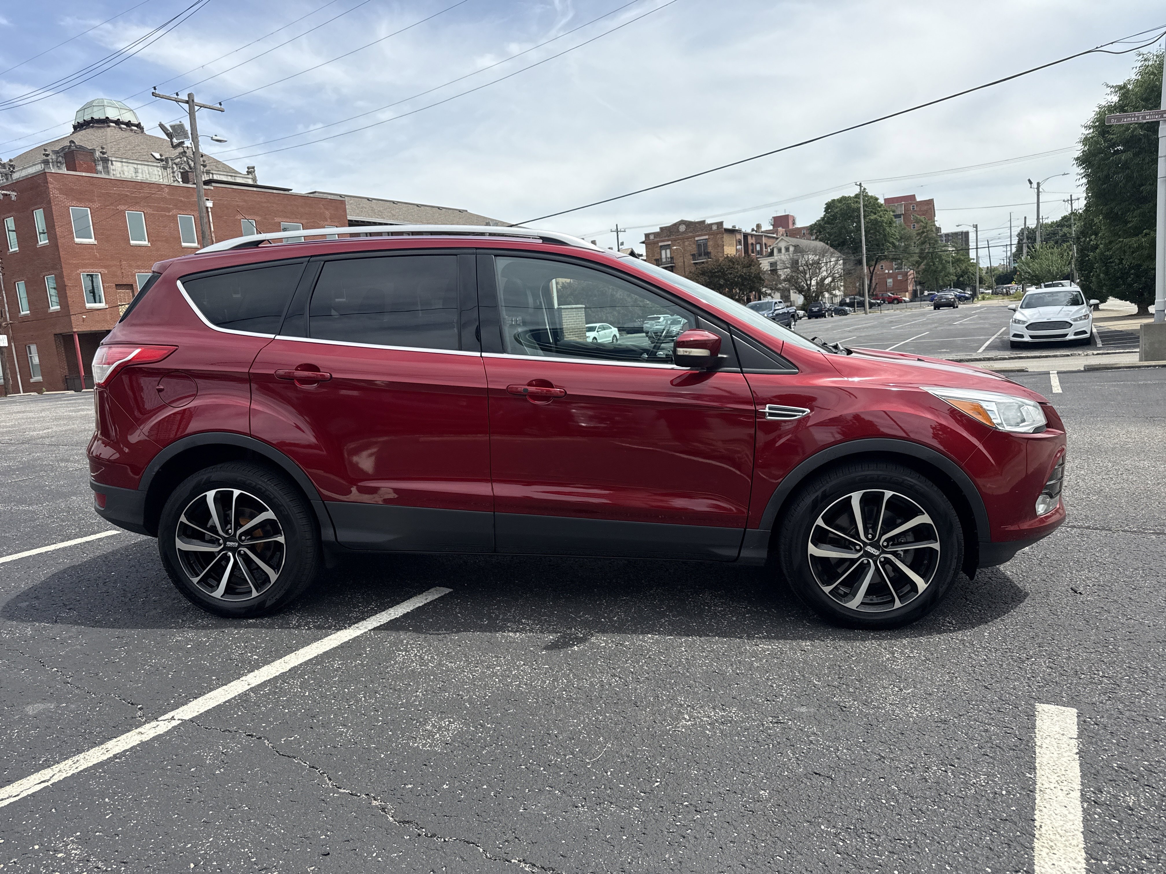 Used 2014 Ford Escape Titanium AWD/4WD image 2