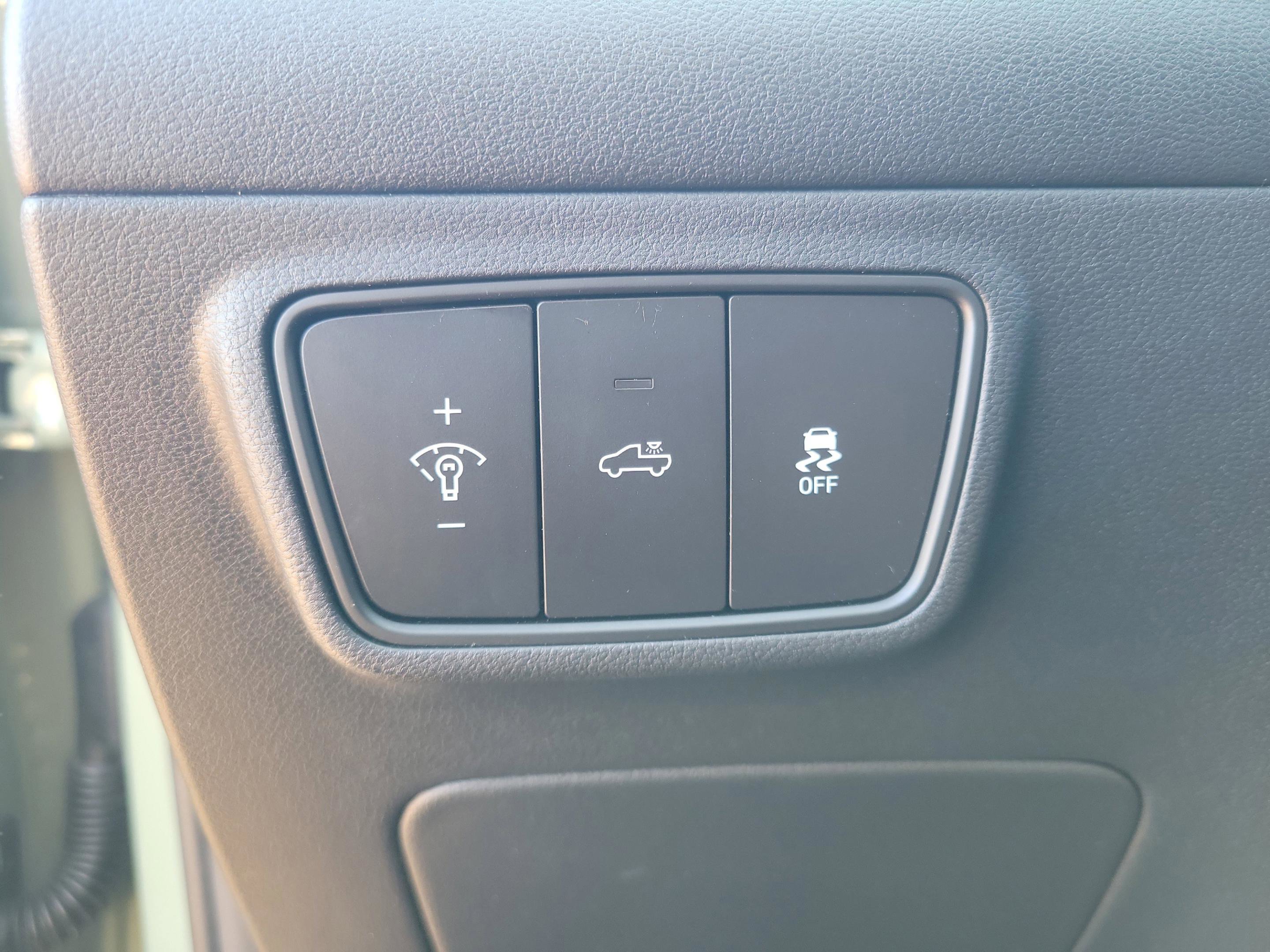 Used 2023 Hyundai Santa Cruz SE image 19